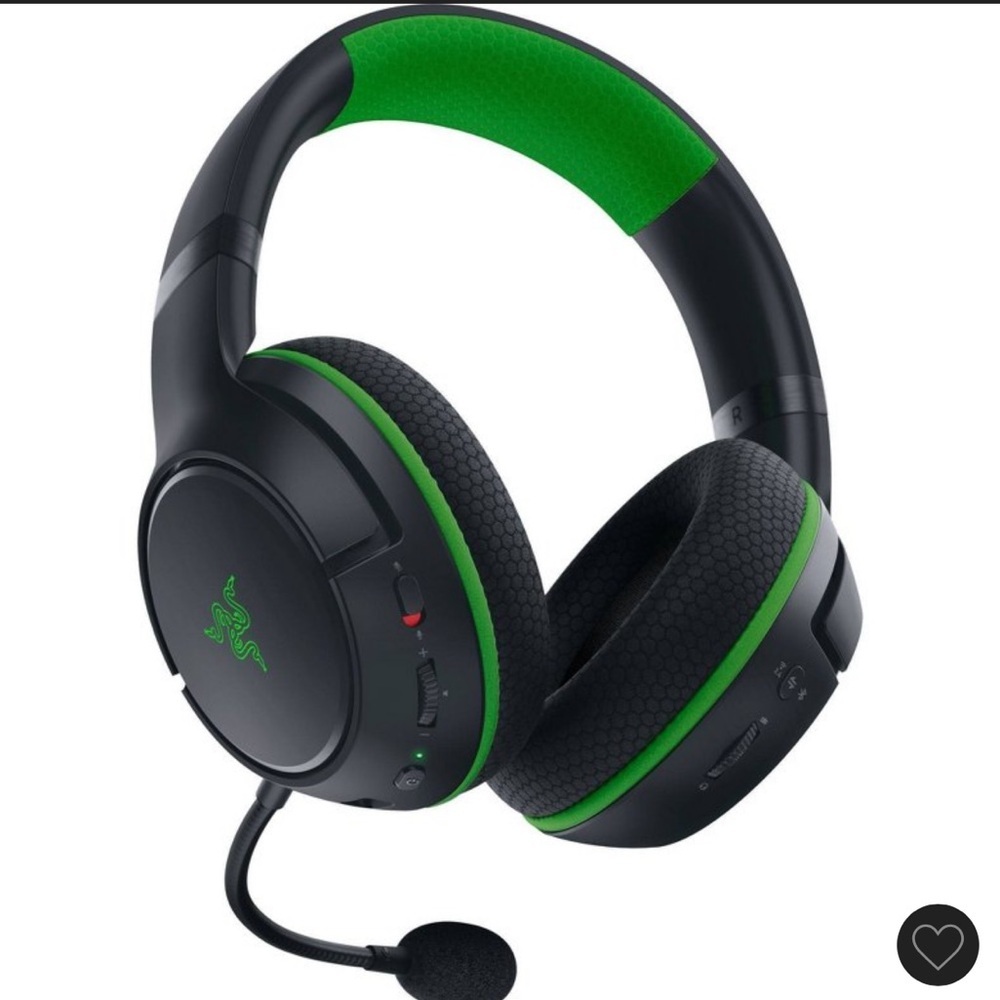 NIB RAZER KAIRA HYPERSPEED wireless multi platform gaming headset black and neon
